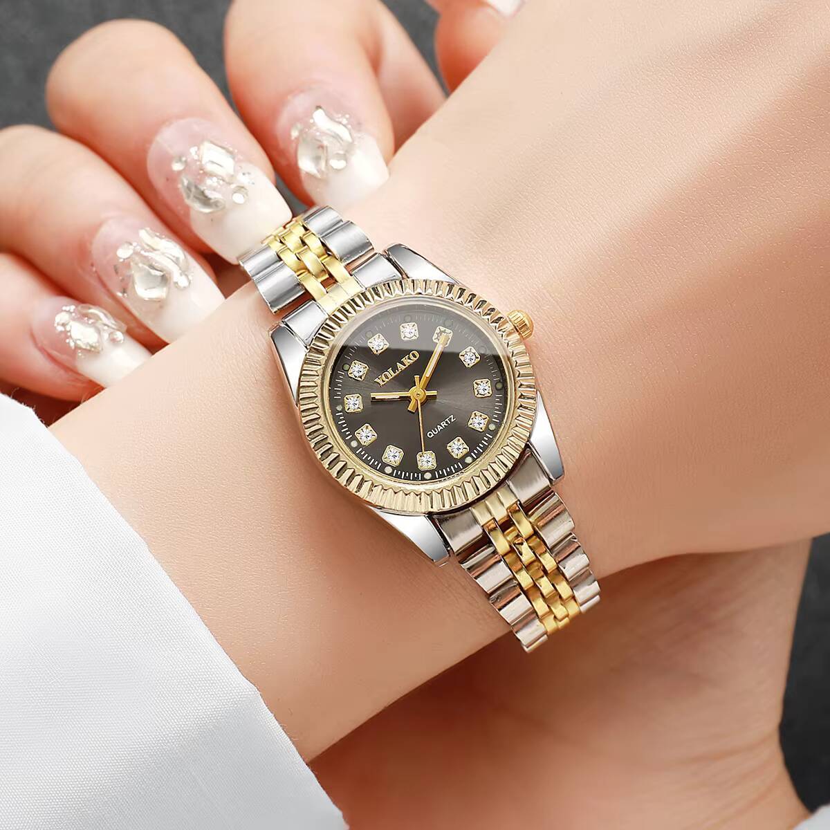 Damski zegarek kwarcowy z cyrk – Luxury Watch Travel Case recenzja i cena